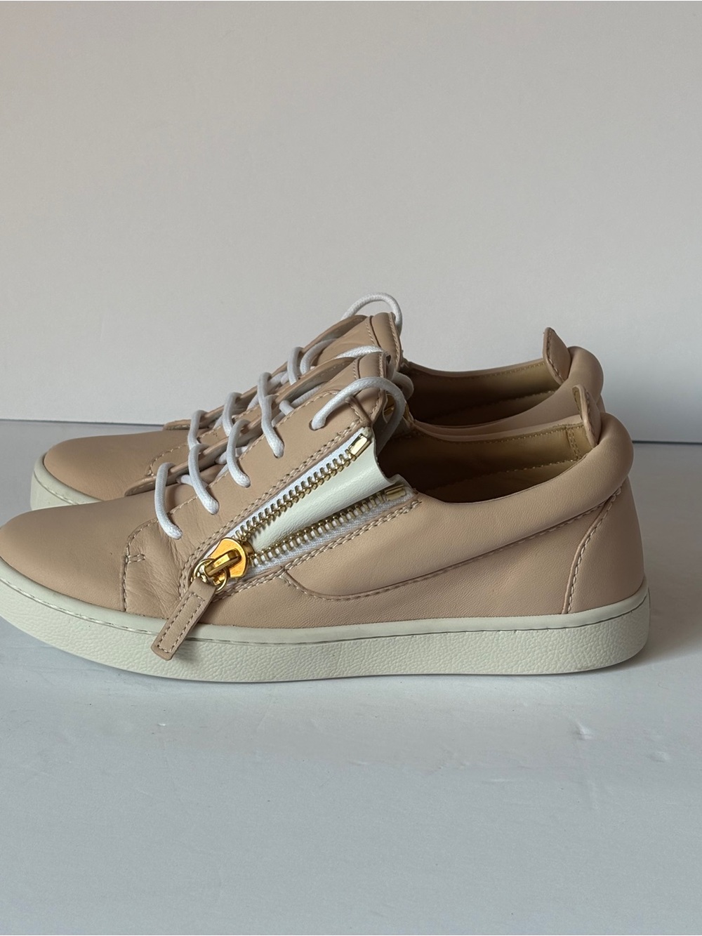 Giuseppe Zanotti Beige Leather Low-Top Sneakers with Gold Zipper